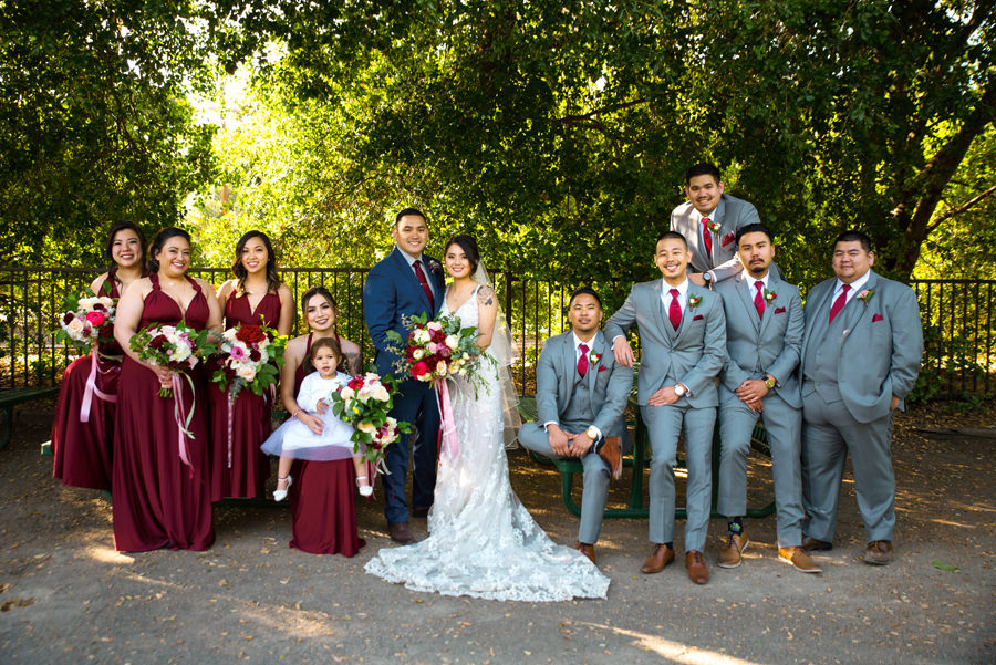 A great portrait of the bride and groom with their bridal party